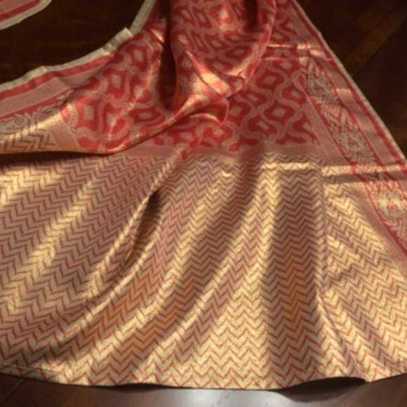 Gorgeous Printed Banarasi Style Dupatta/Scarf/Wrap/Stole - New - Picture 4 of 10